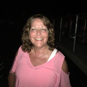 Meet your Posher, Debbie